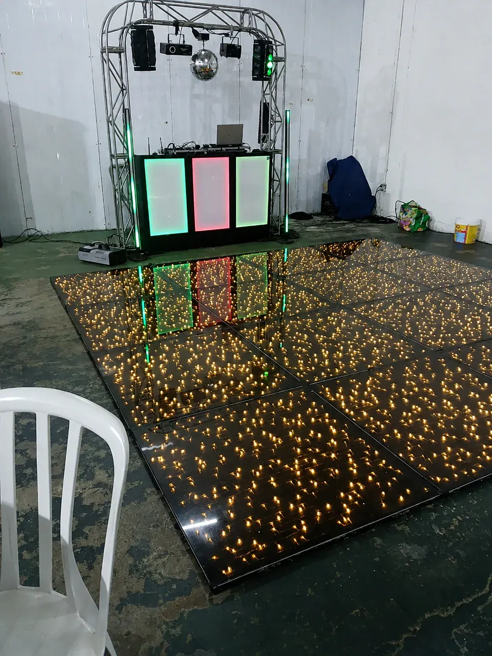 Pista de LED infinita em evento da CSOM